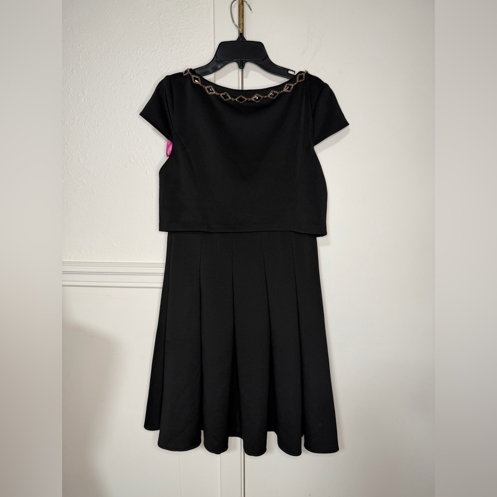 Betsey Johnson Black Dress with Gold Chain Detail size 2 - Picture 3 of 8